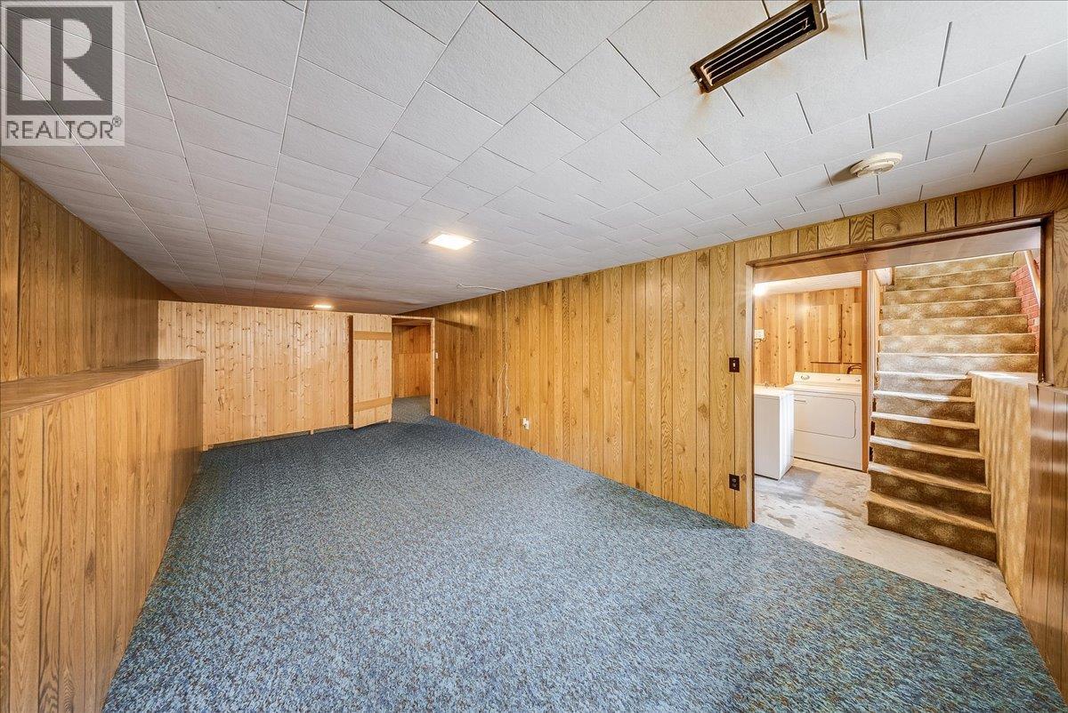 706 Hermia Crescent Property Photo 19