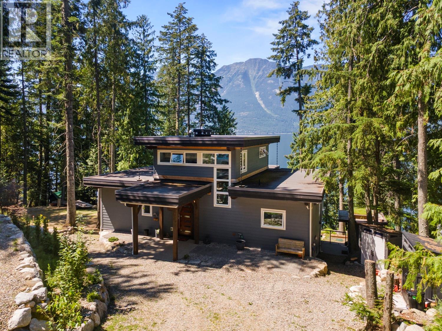 13683 Larch Road Property Photo 1