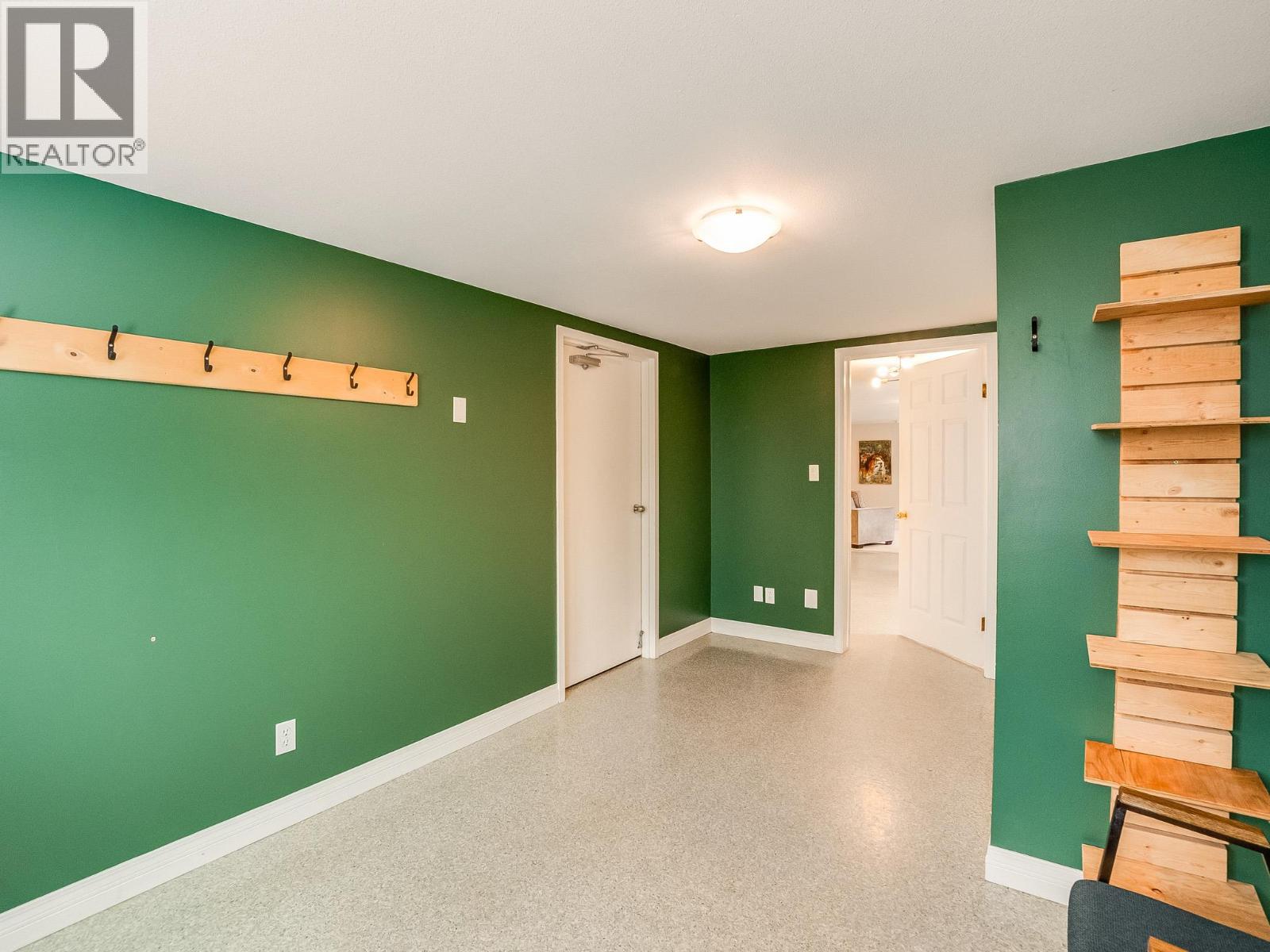 5648 Longbeach Road Property Photo 7