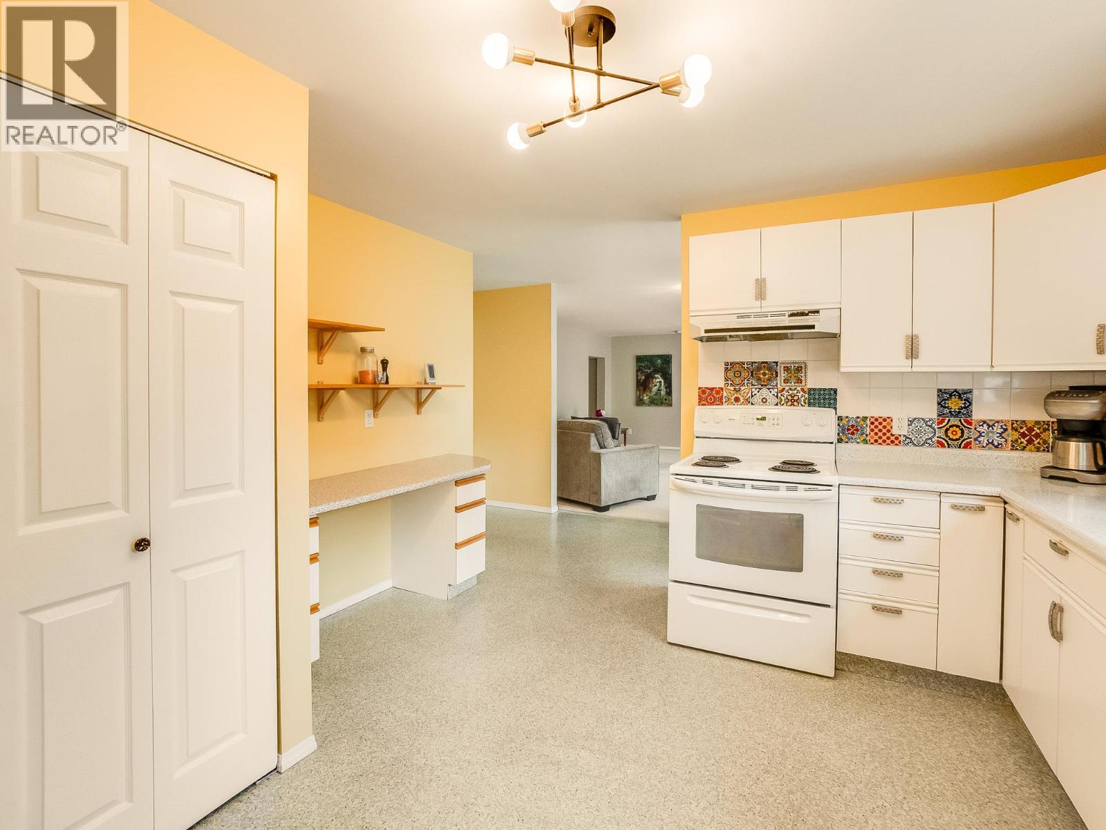 5648 Longbeach Road Property Photo 10