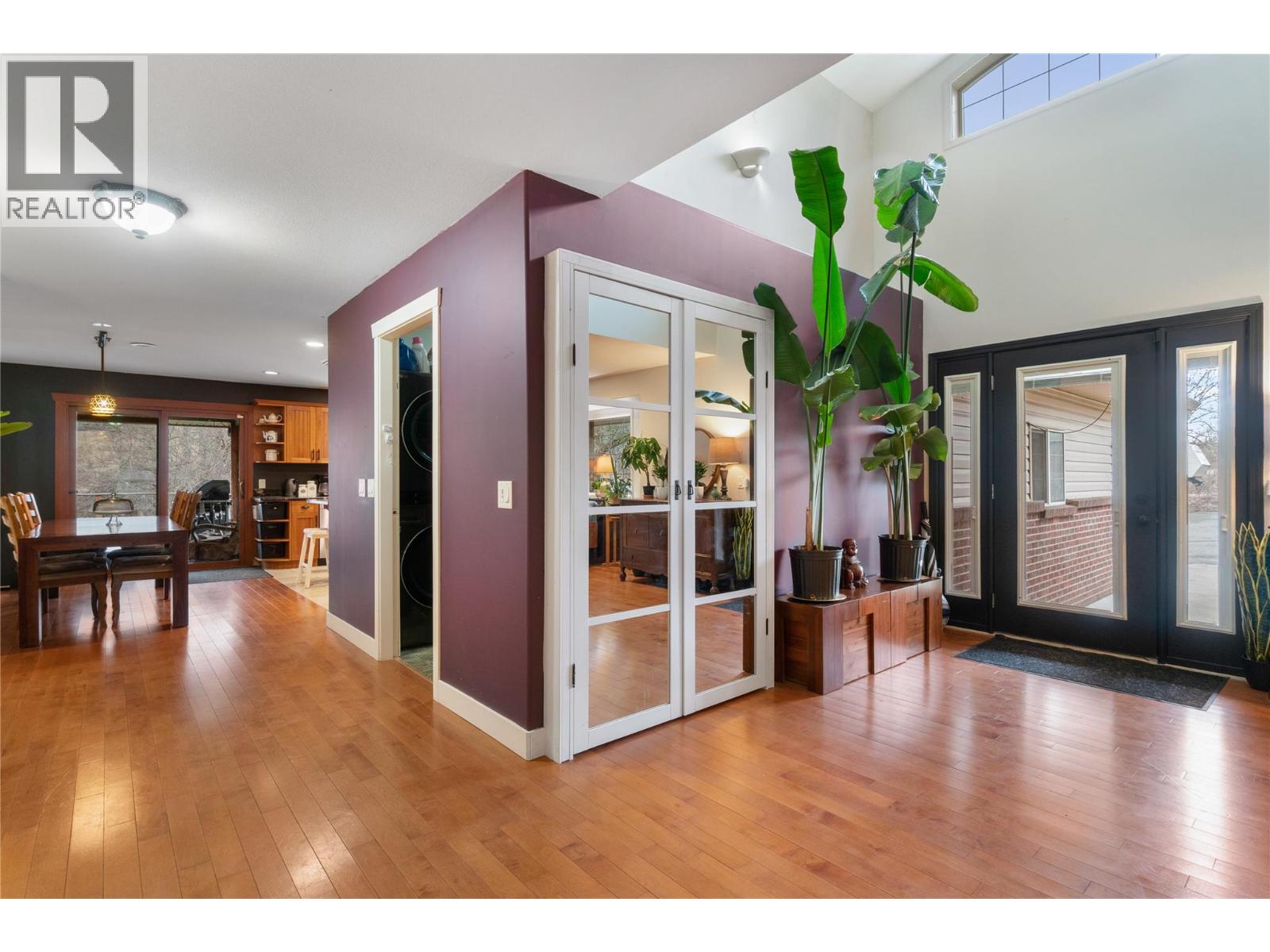 3960 50 Street Ne Property Photo 6