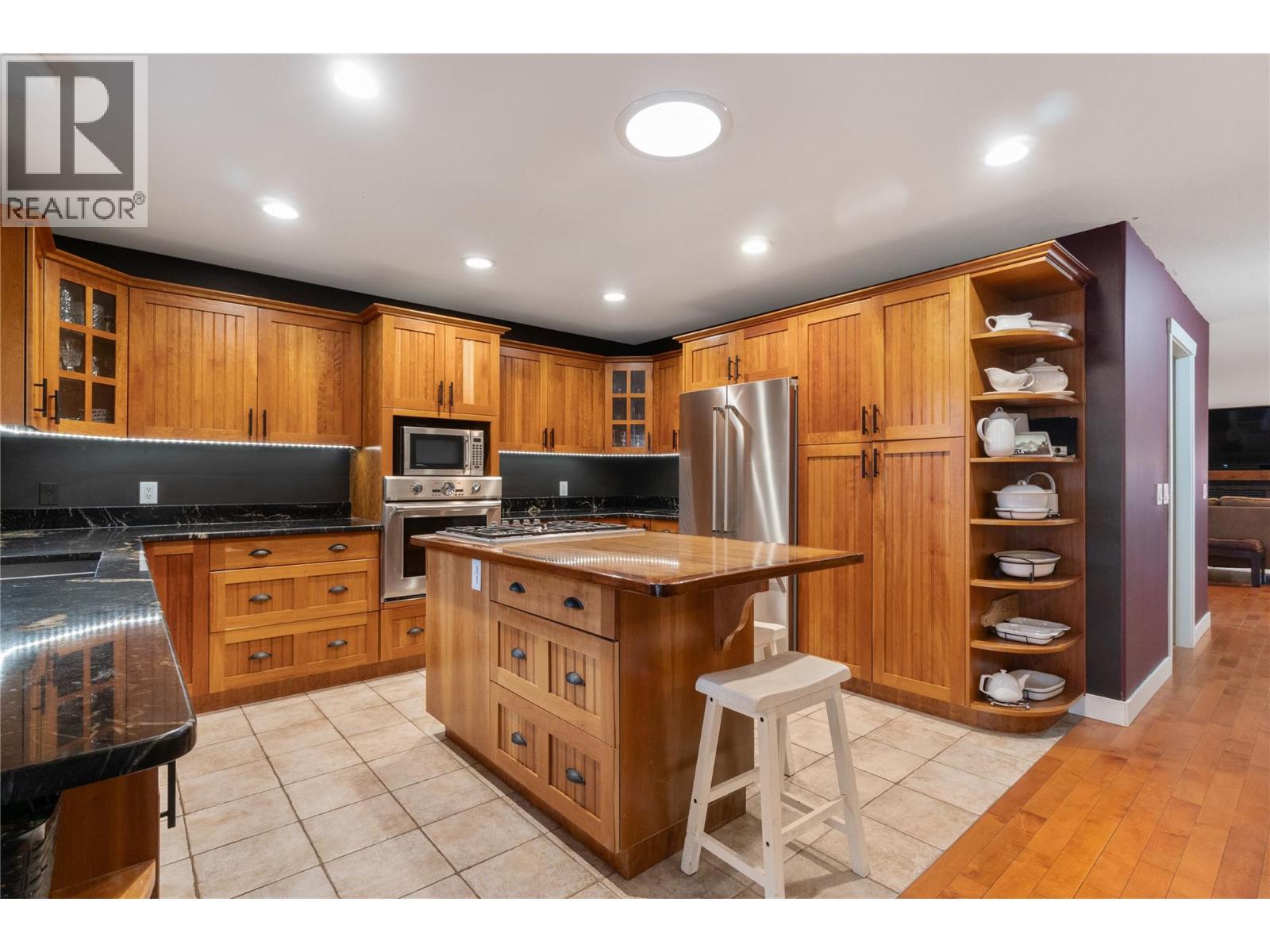 3960 50 Street Ne Property Photo 16