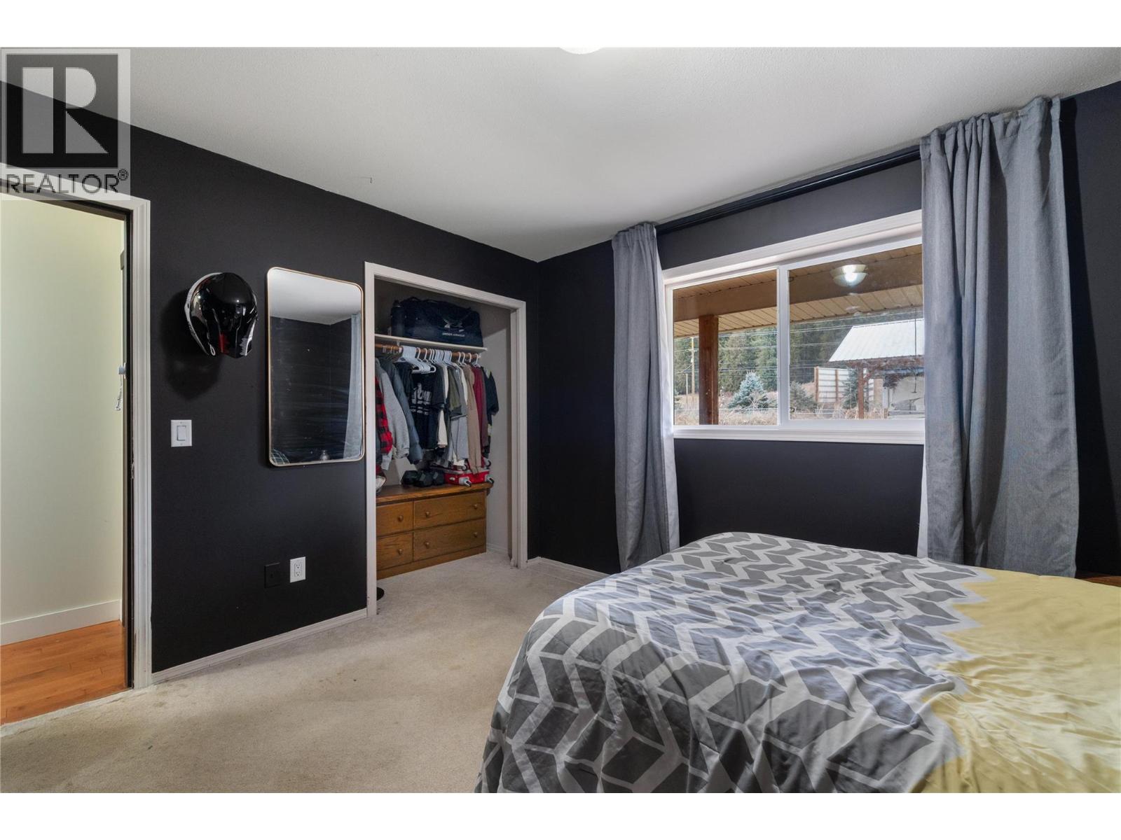 3960 50 Street Ne Property Photo 28