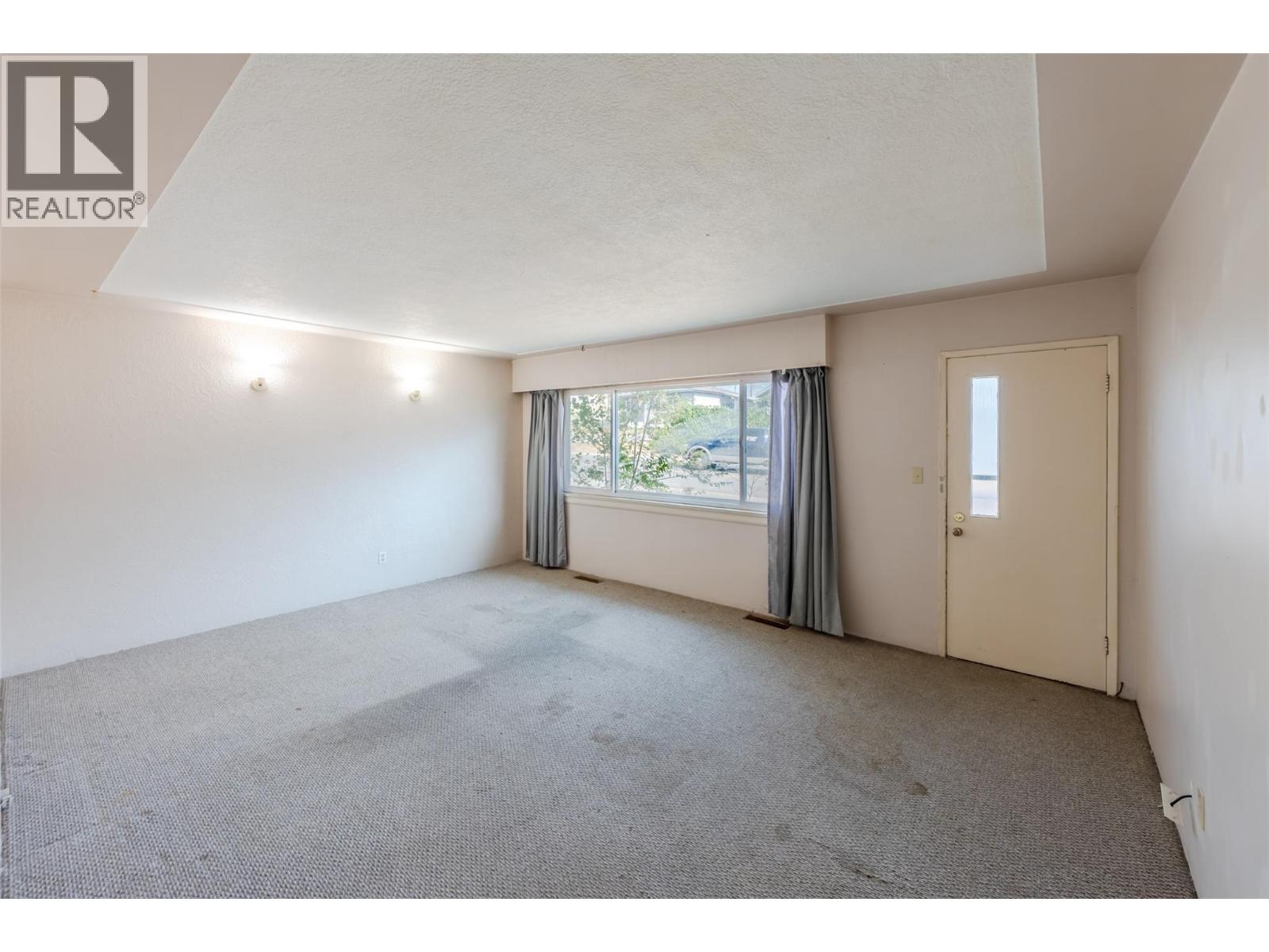 8903 74th Avenue Property Photo 12