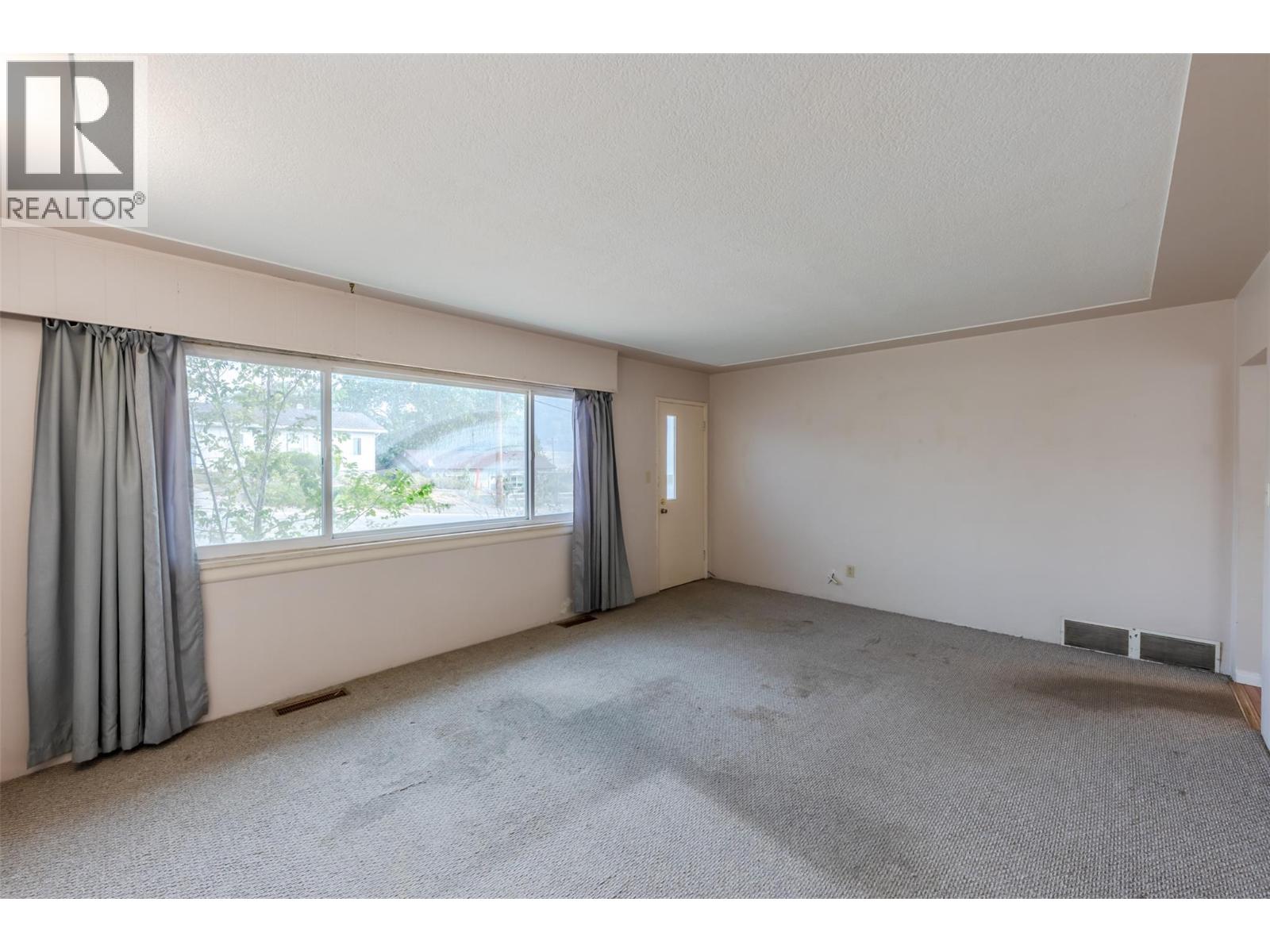 8903 74th Avenue Property Photo 13