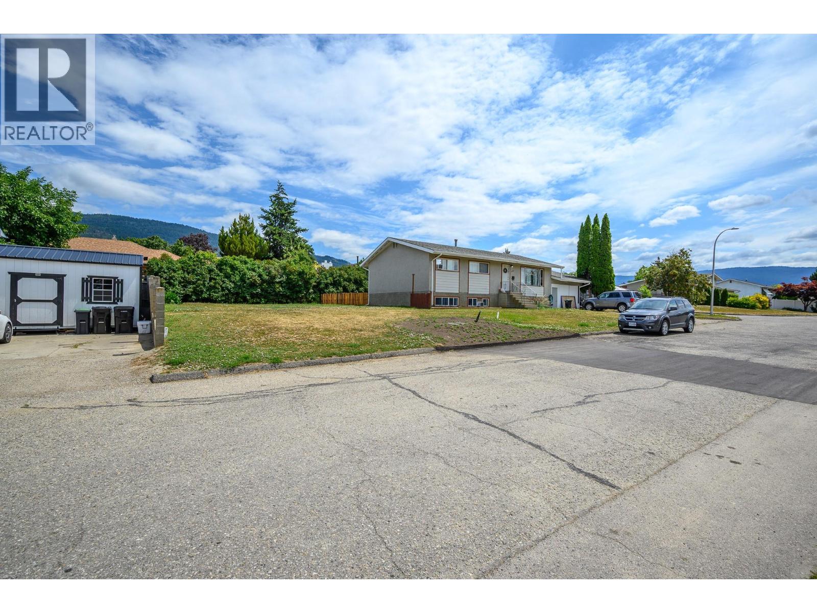 3401 12 Street Property Photo 5