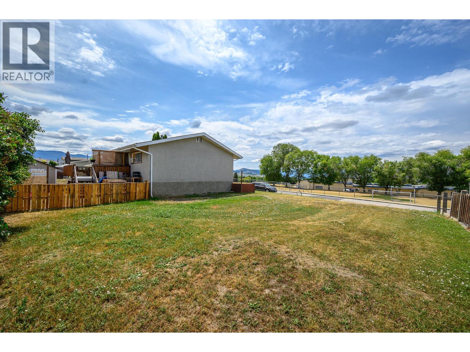 3401 12 Street Property Photo 6