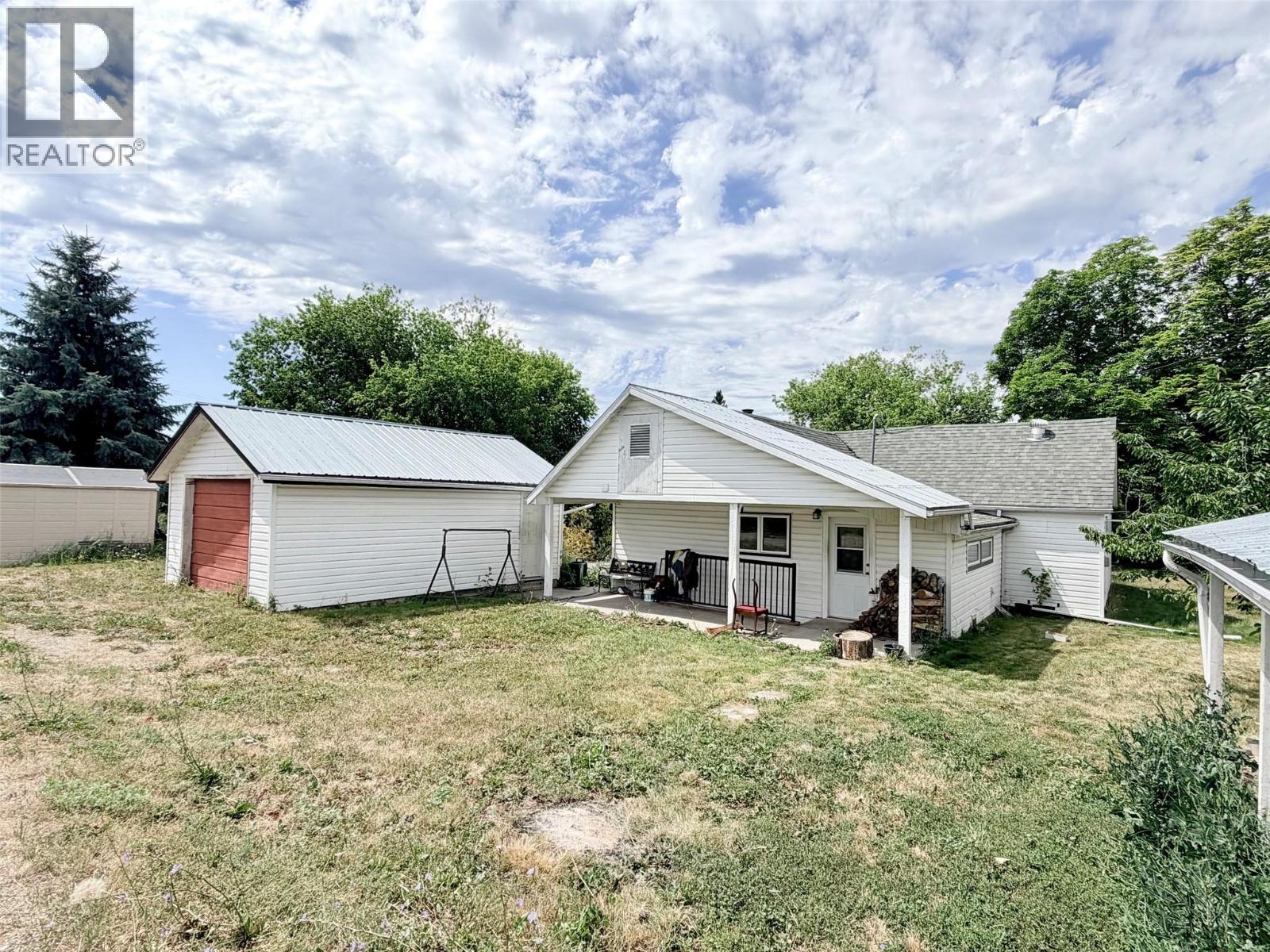 112 7th Avenue N Property Photo 1