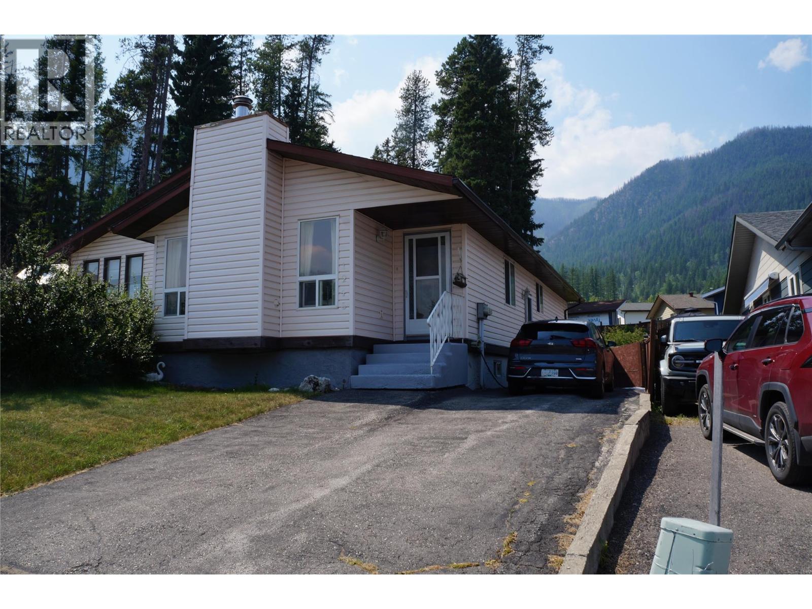 1243 Pinyon Road Property Photo 1