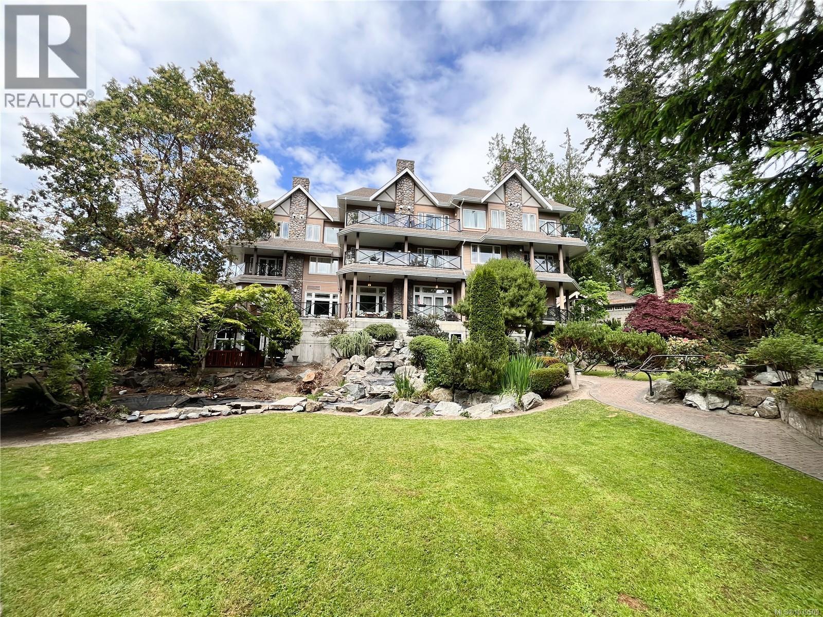 206 2326 Harbour Rd