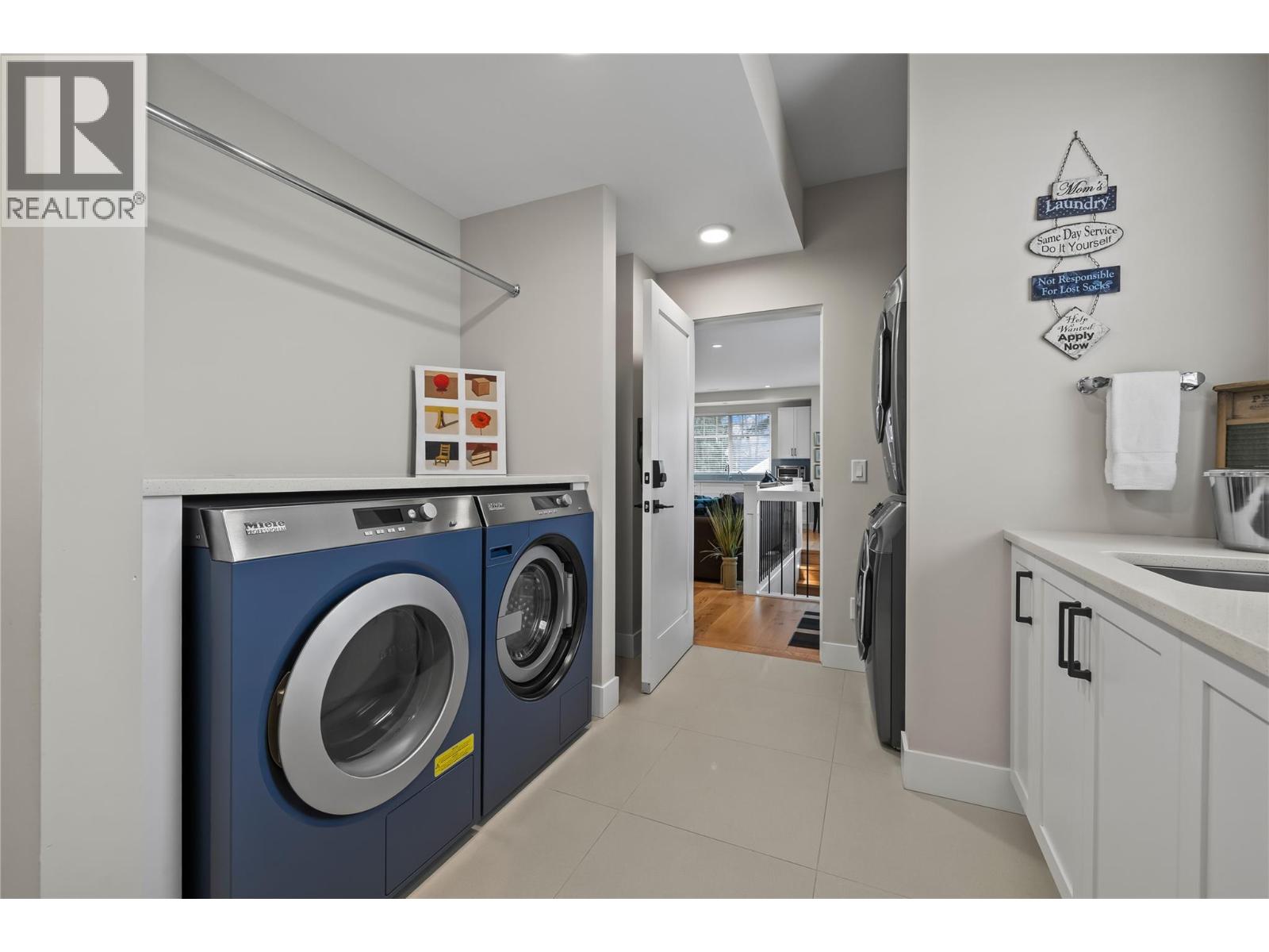 2050 Long Street Property Photo 43