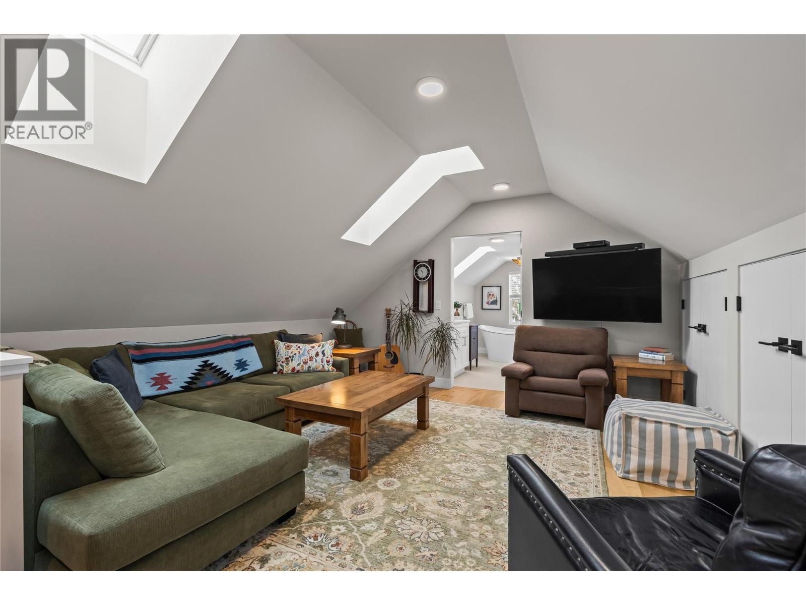 2050 Long Street Property Photo 55