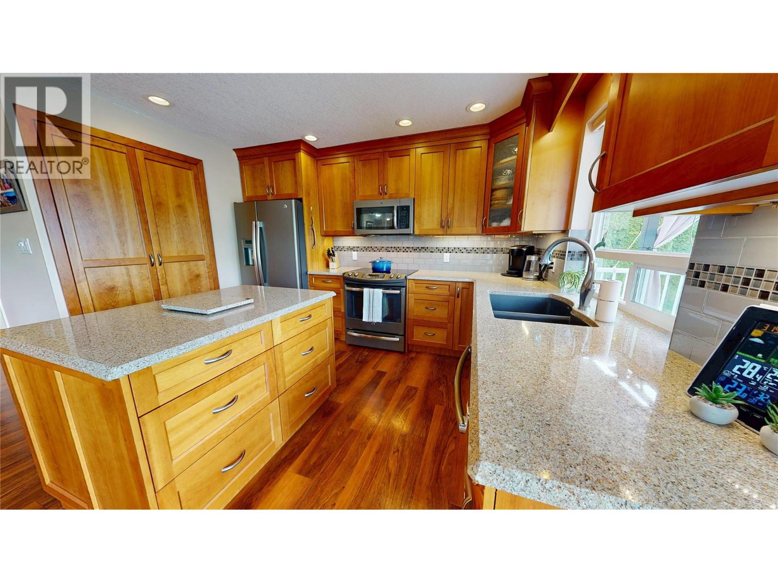 2595 Golf Course Drive Property Photo 12