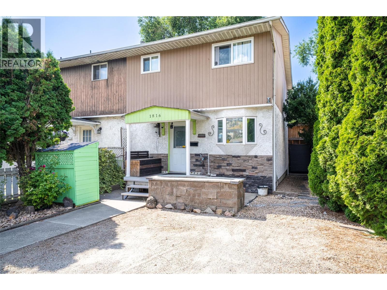 1816 43 Street Property Photo 1