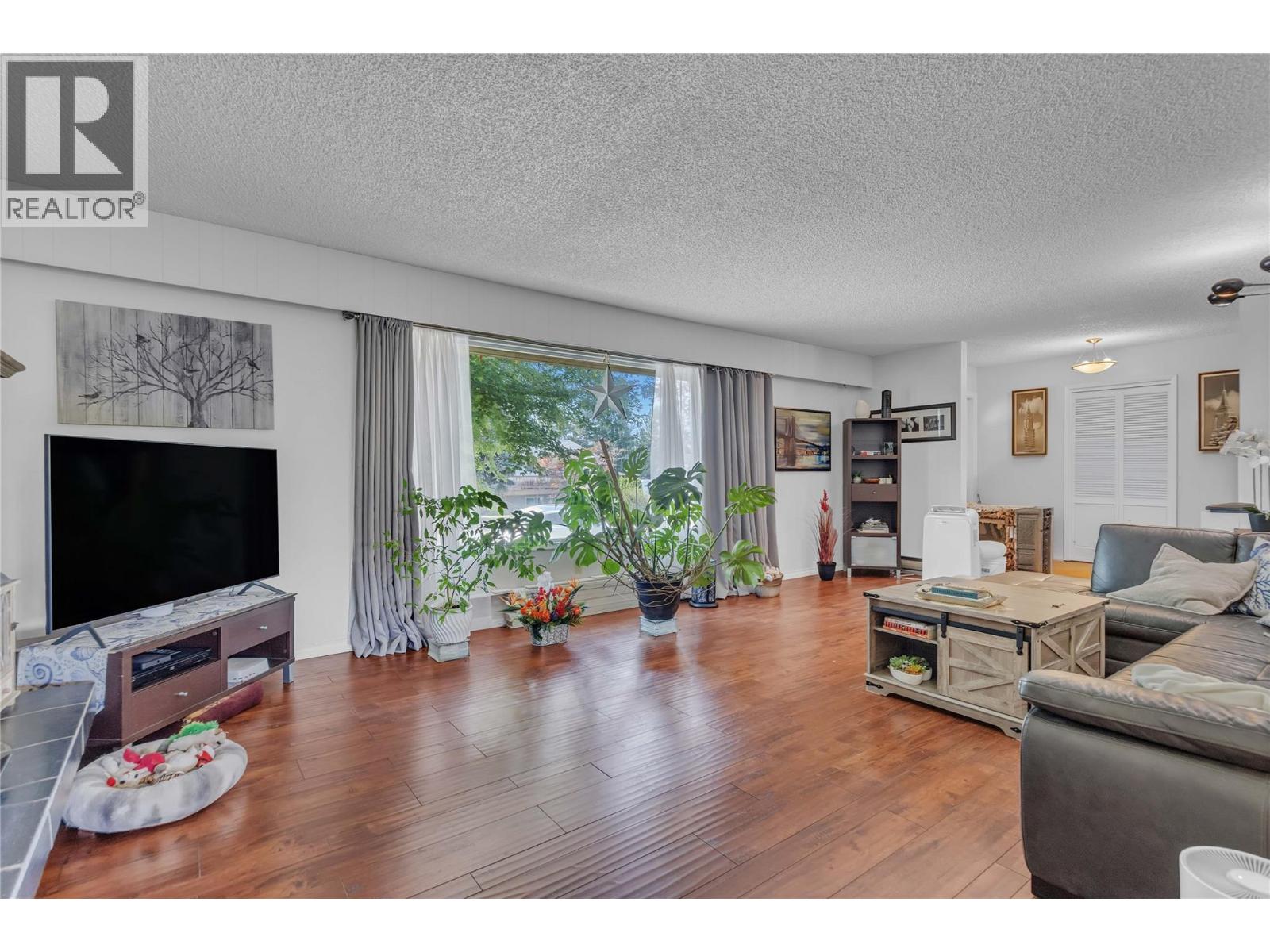 3259 St Amand Road Property Photo 5