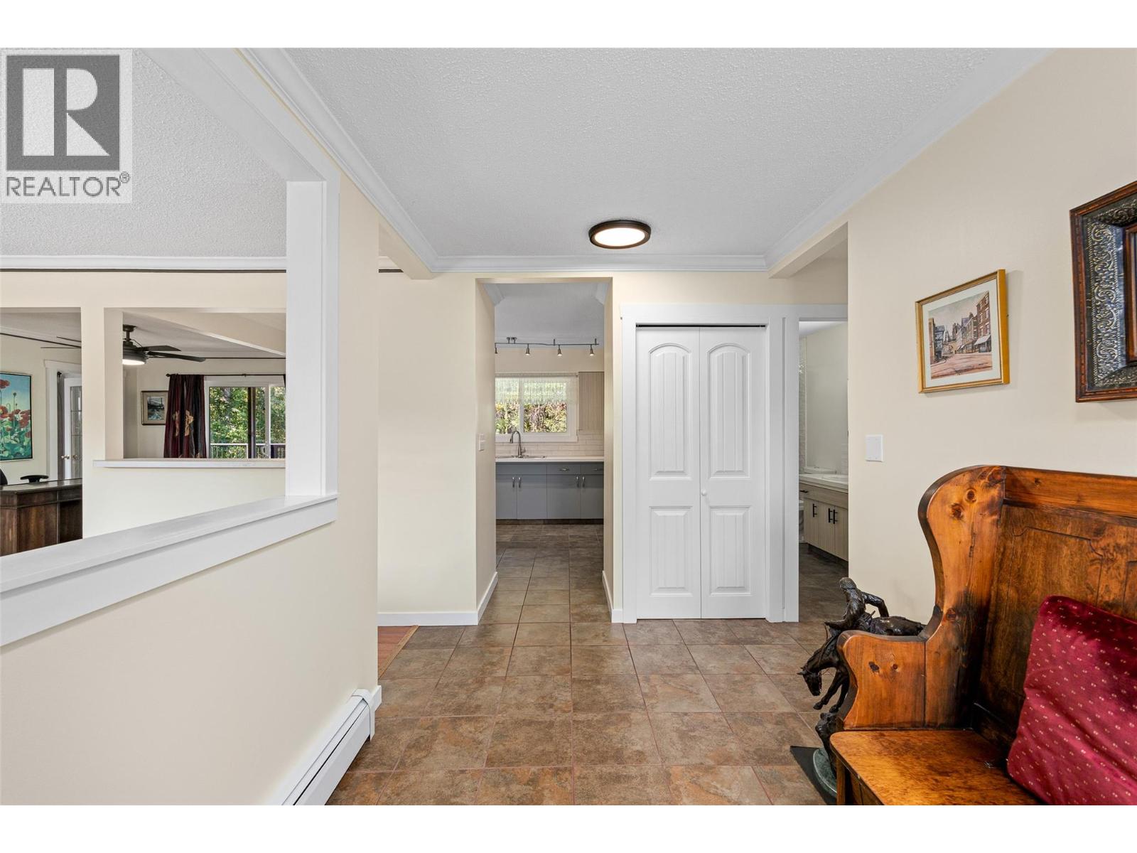 10330 Meadow Road Property Photo 9