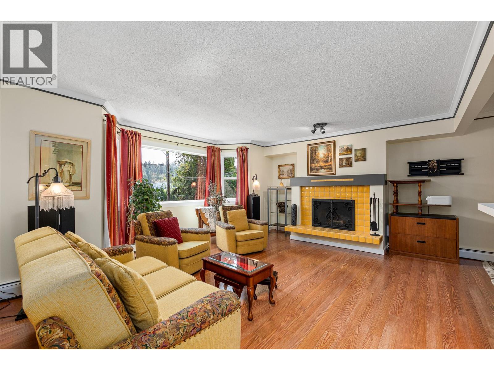 10330 Meadow Road Property Photo 10