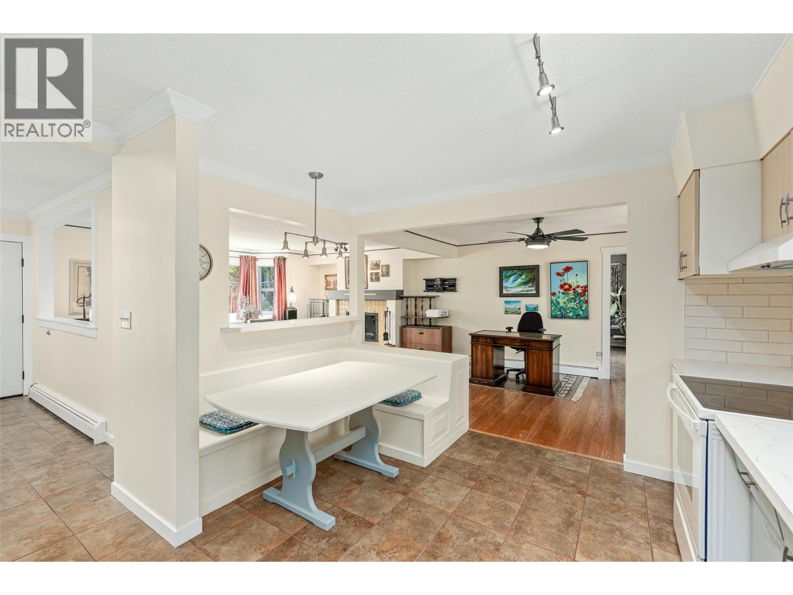 10330 Meadow Road Property Photo 19