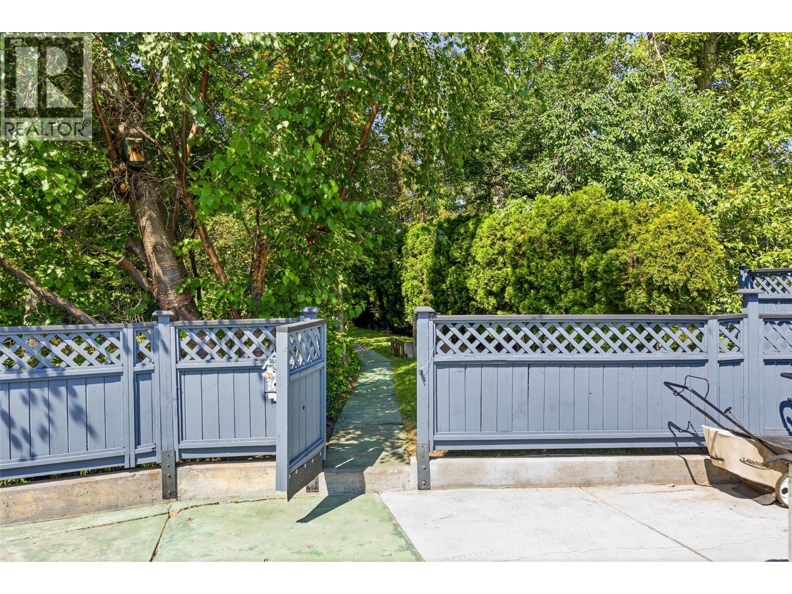 10330 Meadow Road Property Photo 62