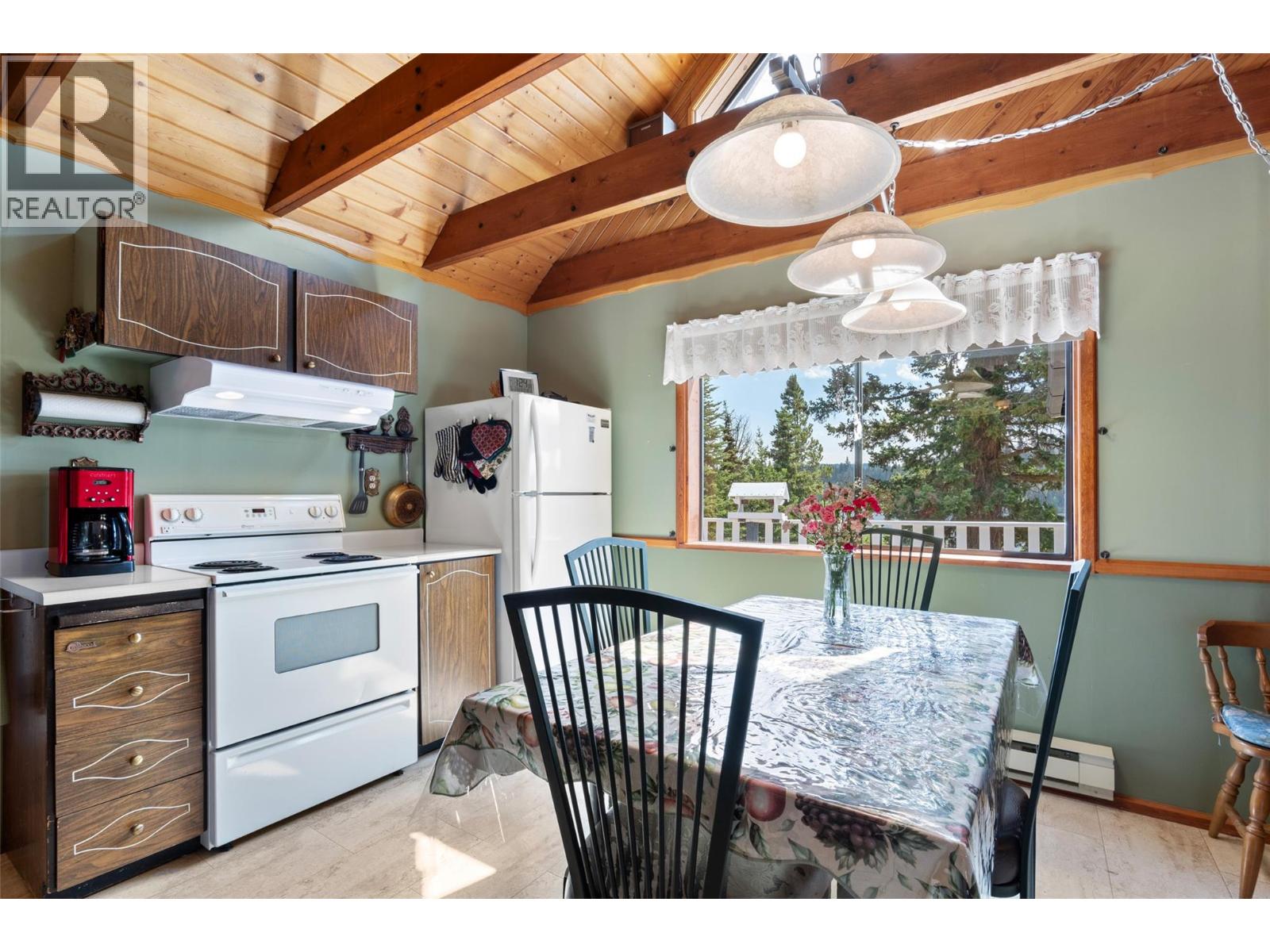 5048 Lauder Road Property Photo 13