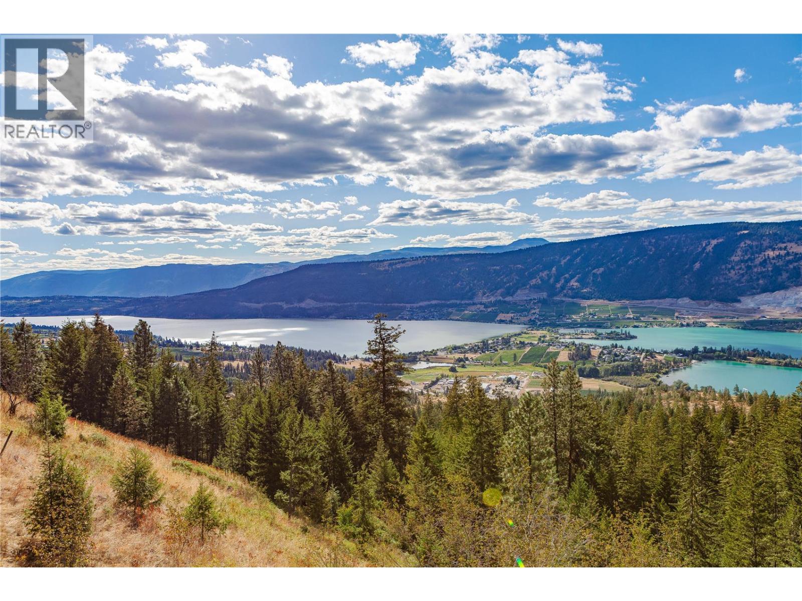 5572 Oyama Lake Road Property Photo 2
