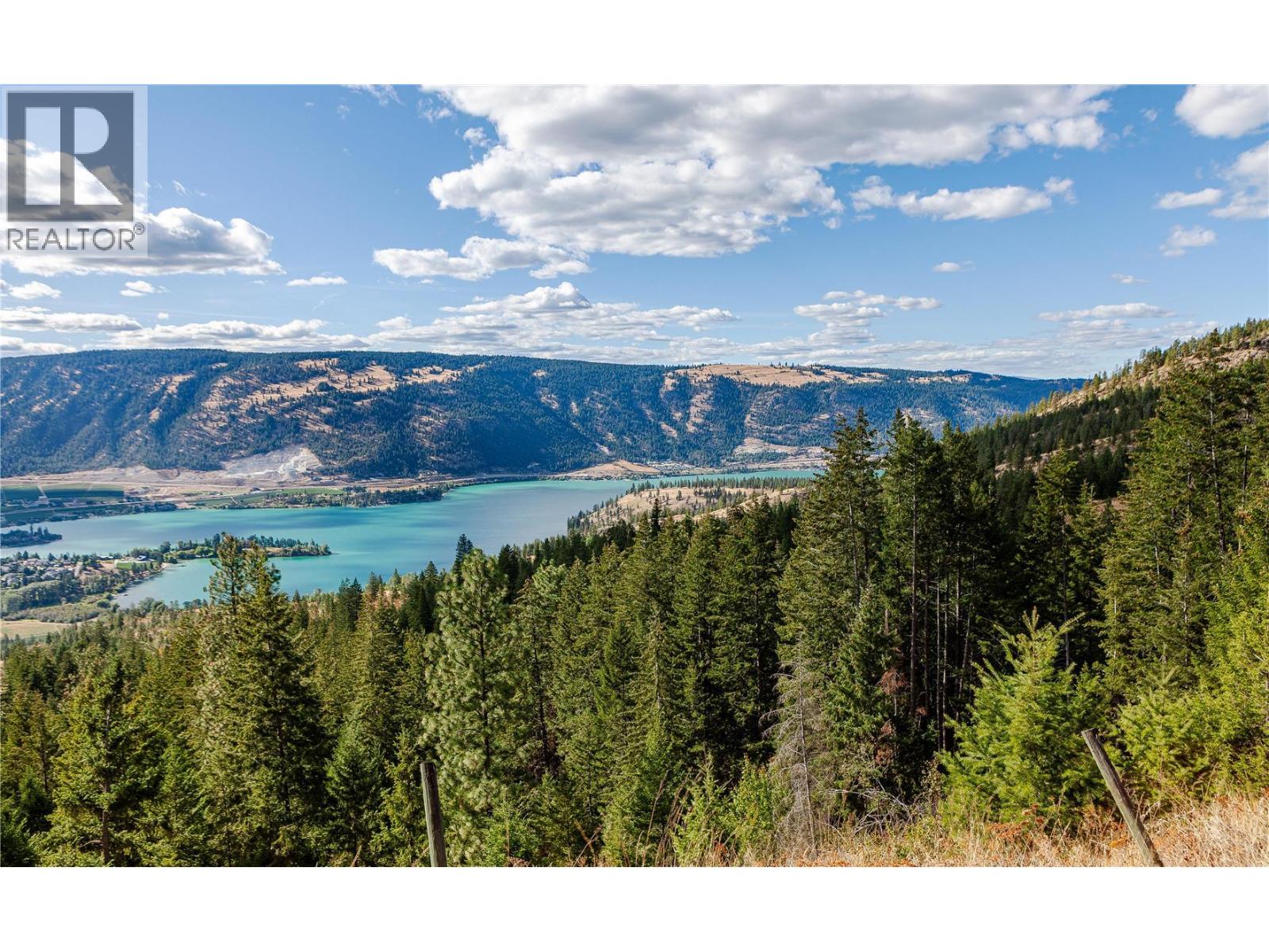 5572 Oyama Lake Road Property Photo 3