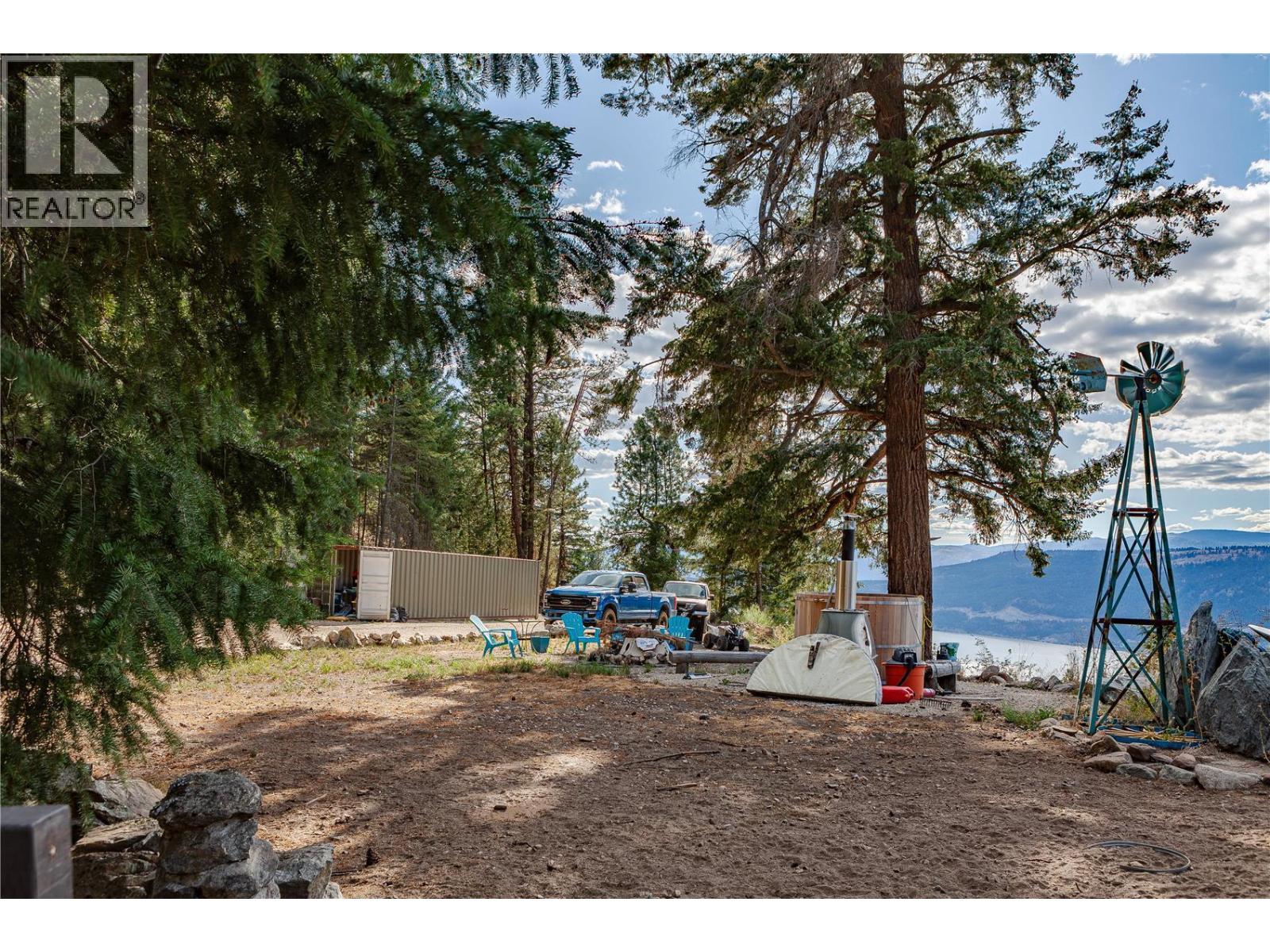 5572 Oyama Lake Road Property Photo 7