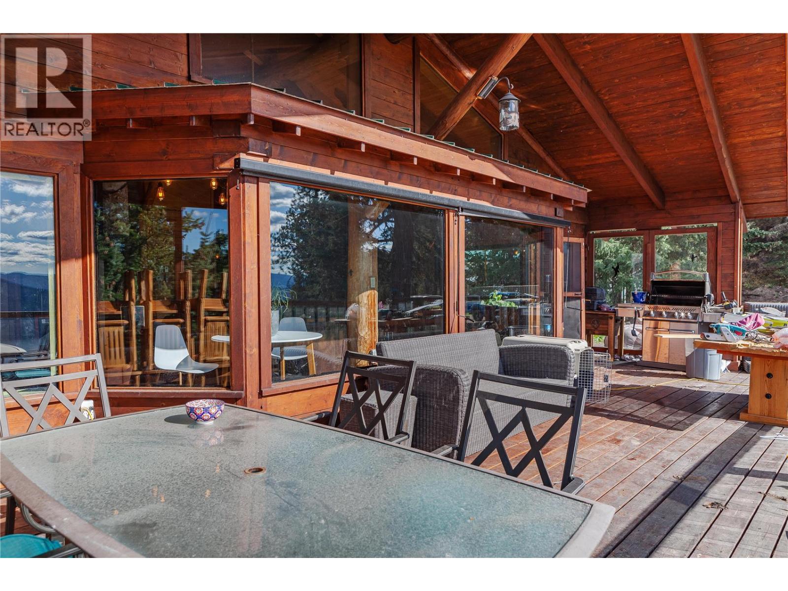 5572 Oyama Lake Road Property Photo 9