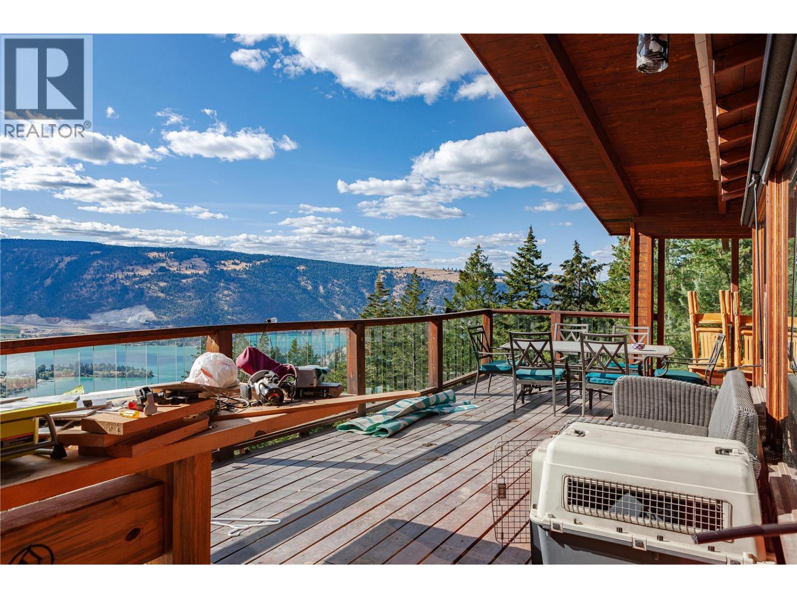 5572 Oyama Lake Road Property Photo 10