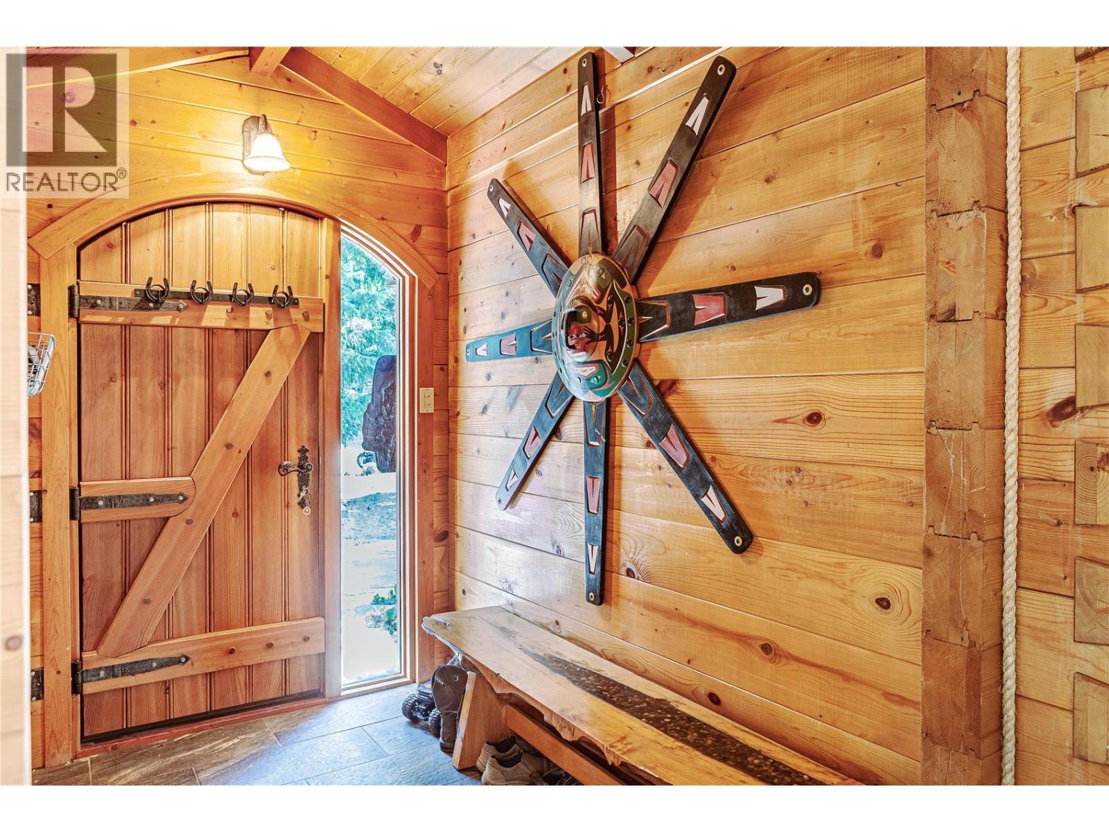 5572 Oyama Lake Road Property Photo 11