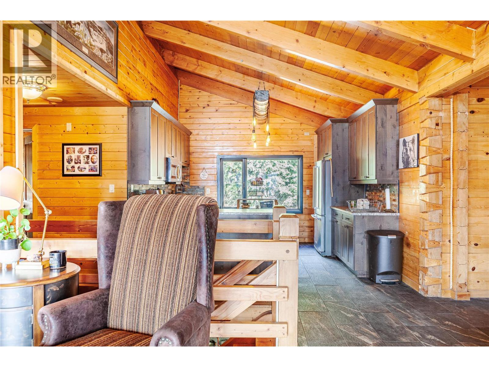 5572 Oyama Lake Road Property Photo 13
