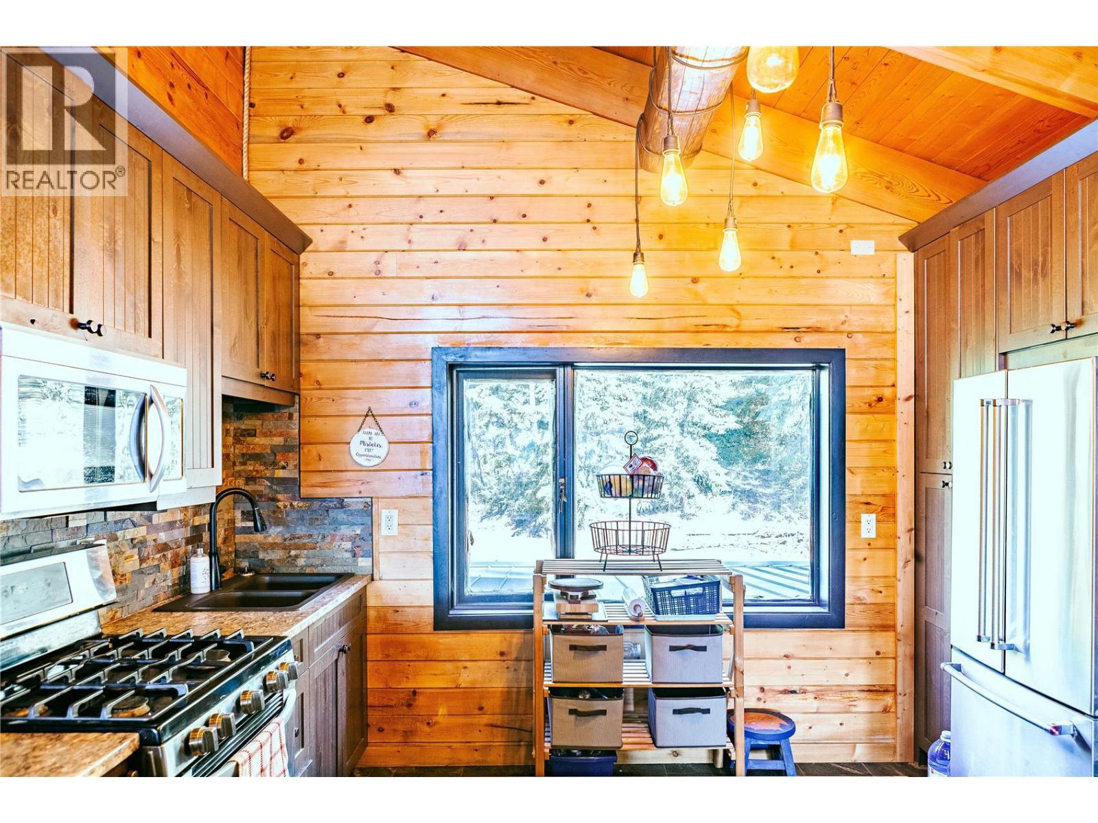 5572 Oyama Lake Road Property Photo 17