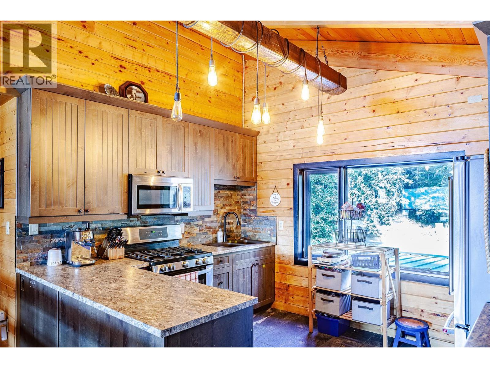 5572 Oyama Lake Road Property Photo 18