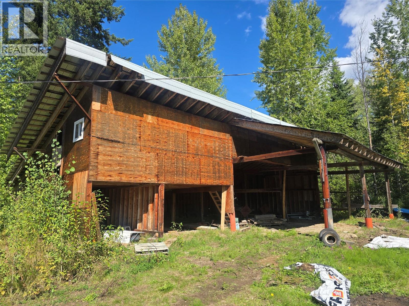 5353 Clearwater Valley Road Property Photo 9