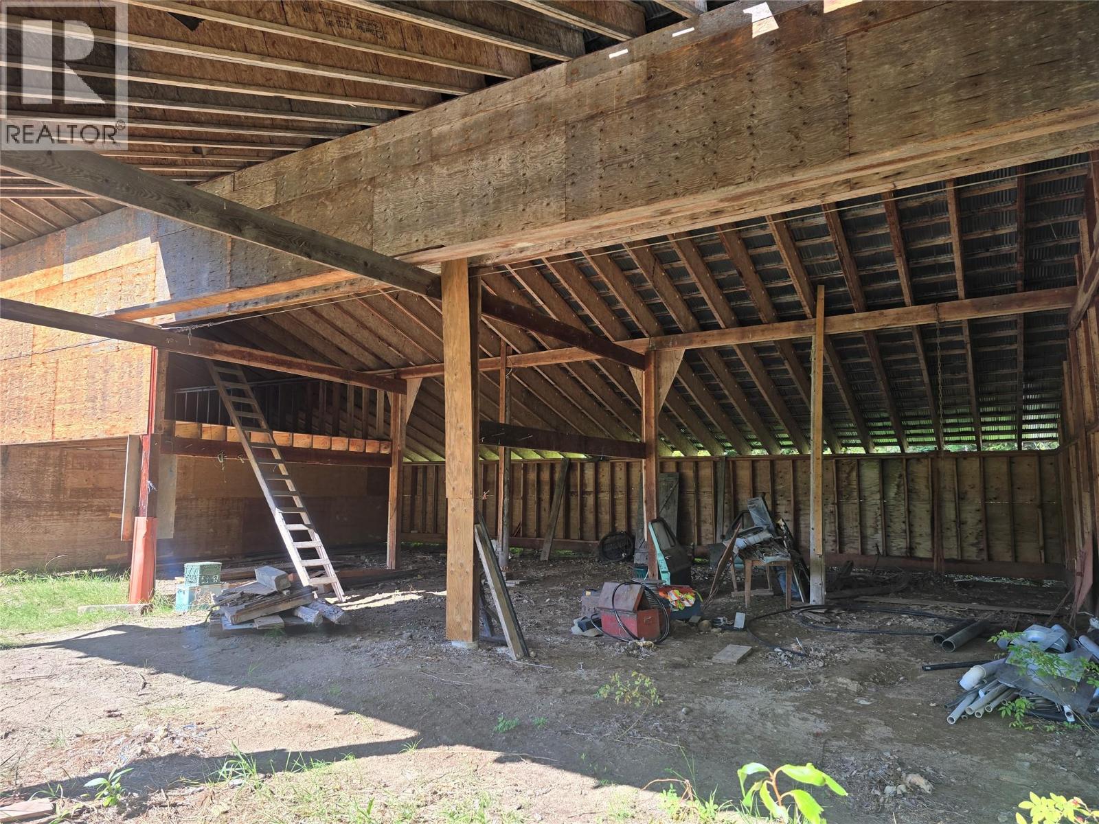 5353 Clearwater Valley Road Property Photo 10