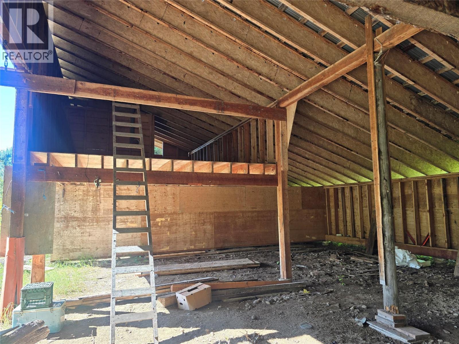 5353 Clearwater Valley Road Property Photo 11