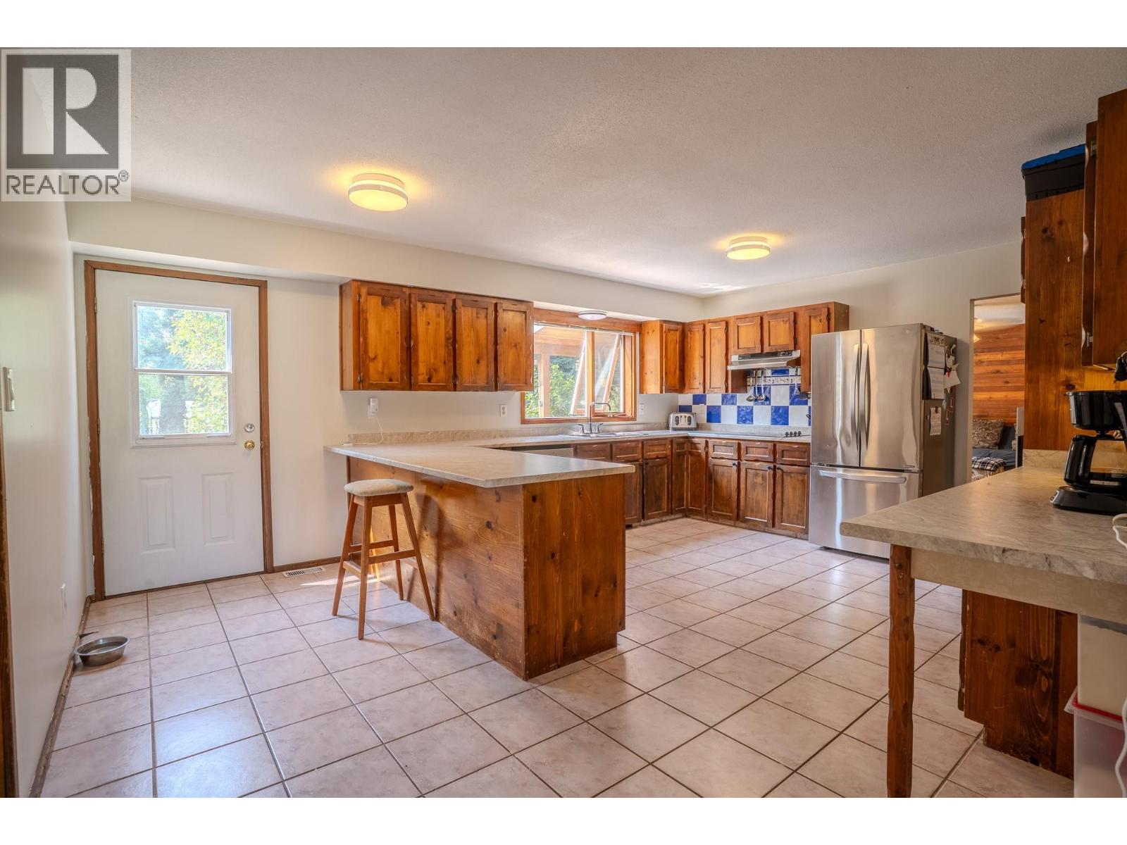 4289 Dunsmuir Road Property Photo 4