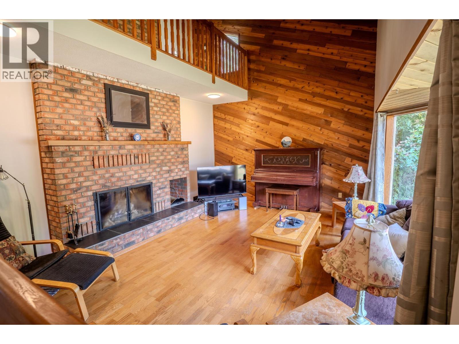 4289 Dunsmuir Road Property Photo 5