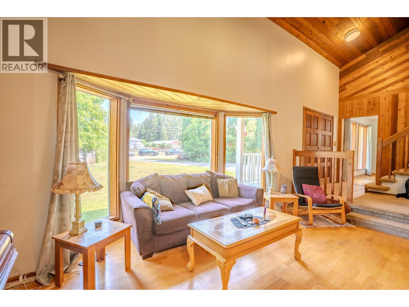 4289 Dunsmuir Road Property Photo 6