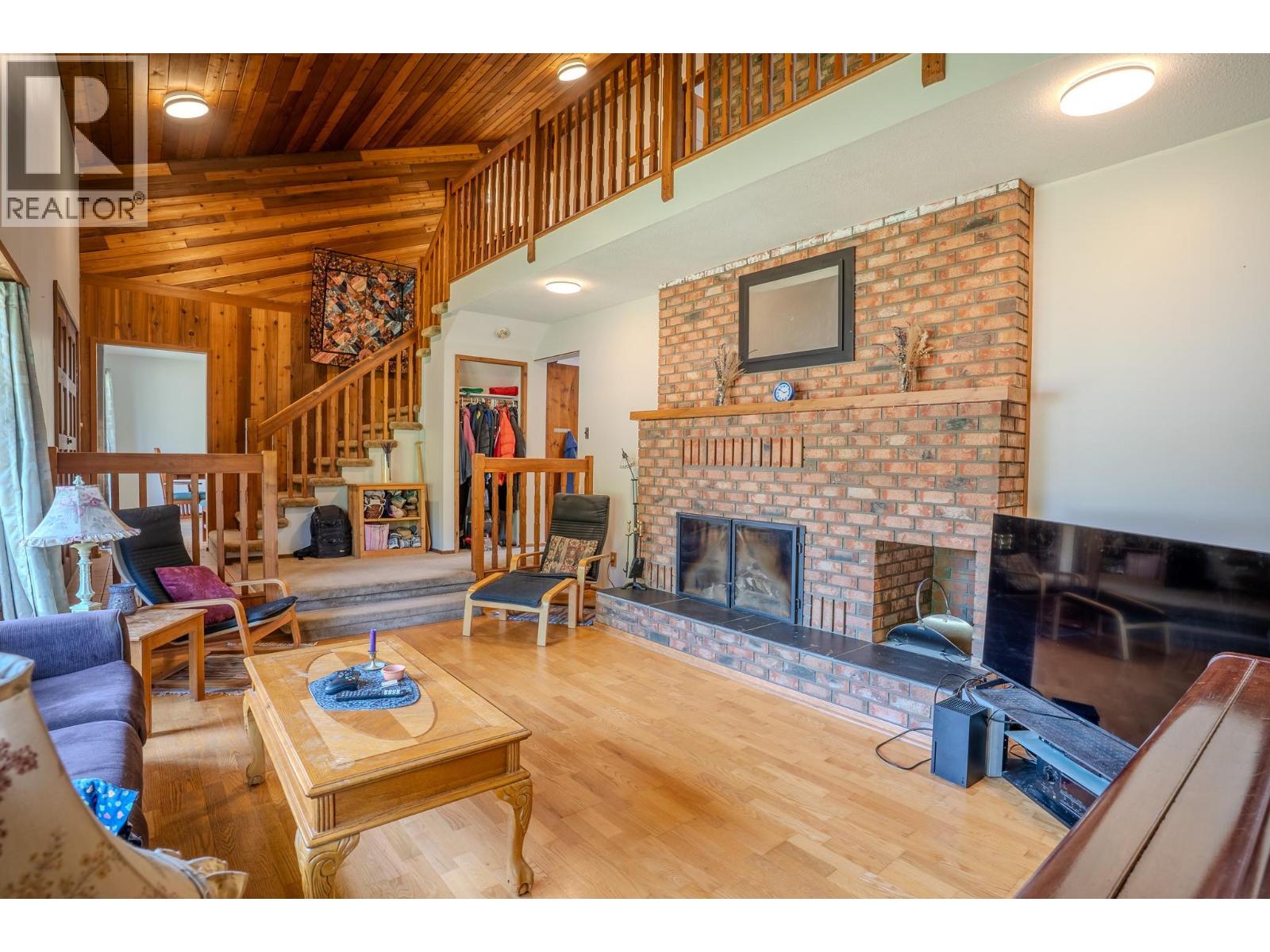 4289 Dunsmuir Road Property Photo 7