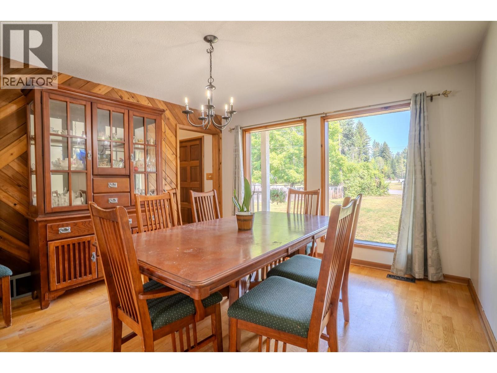 4289 Dunsmuir Road Property Photo 10