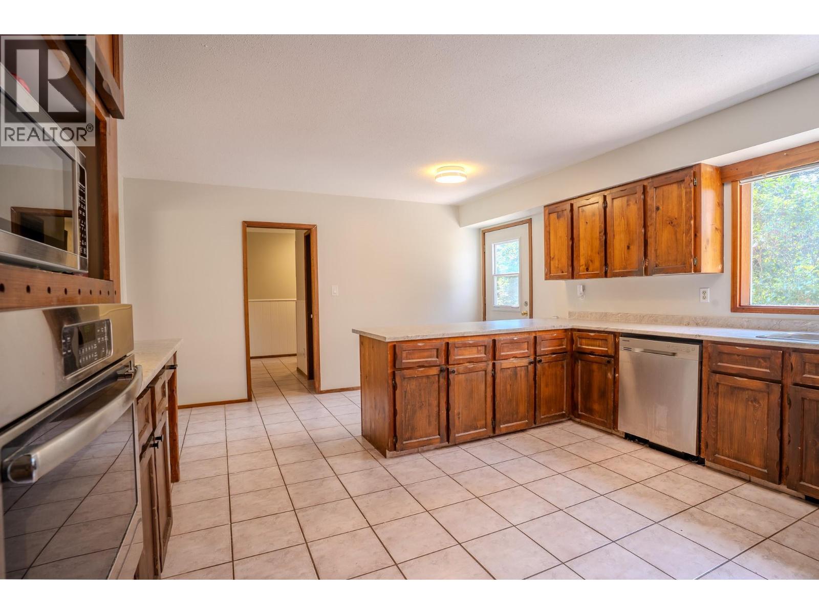 4289 Dunsmuir Road Property Photo 13