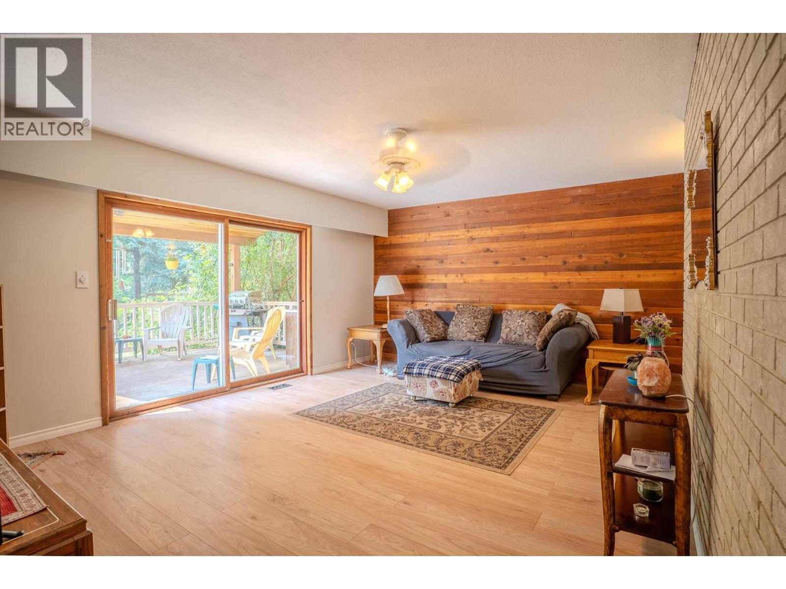 4289 Dunsmuir Road Property Photo 15
