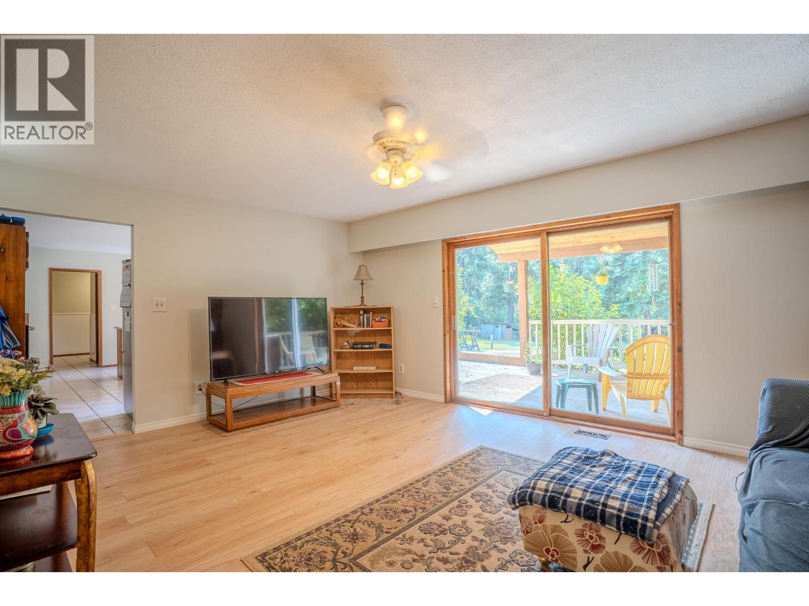 4289 Dunsmuir Road Property Photo 16