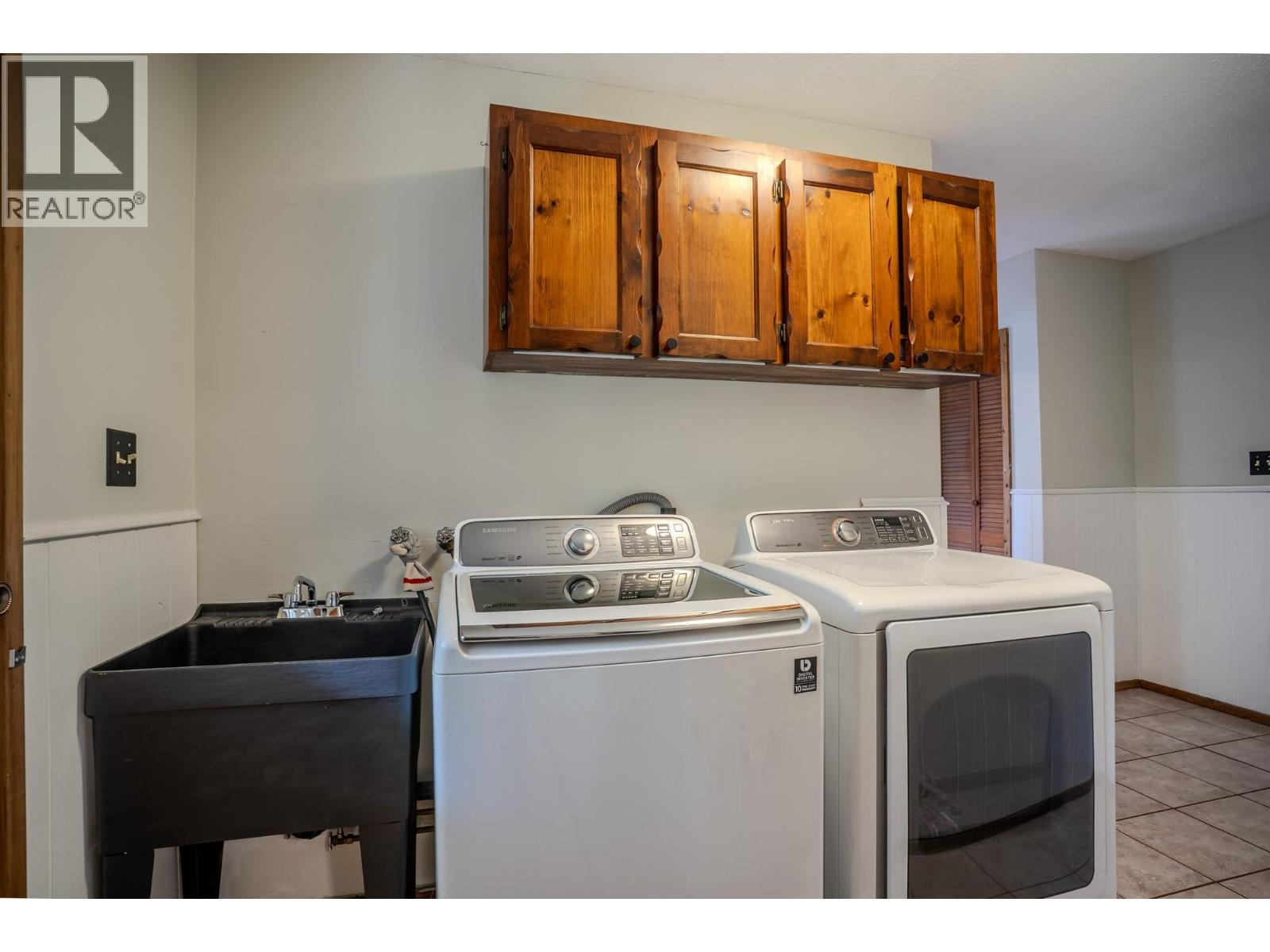 4289 Dunsmuir Road Property Photo 19