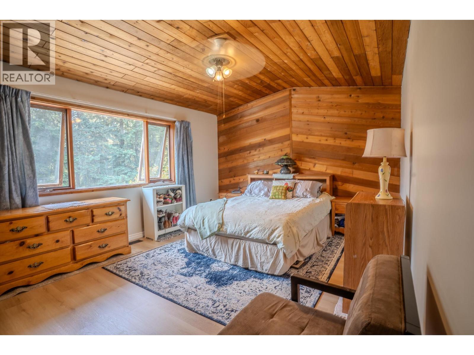 4289 Dunsmuir Road Property Photo 24