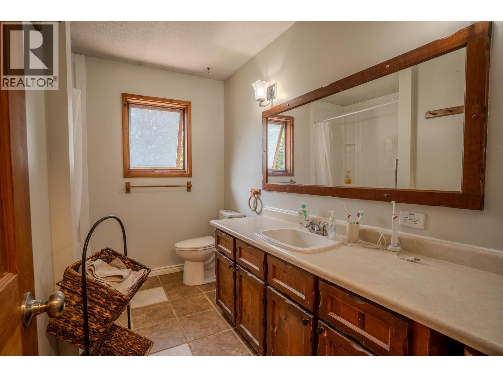 4289 Dunsmuir Road Property Photo 26