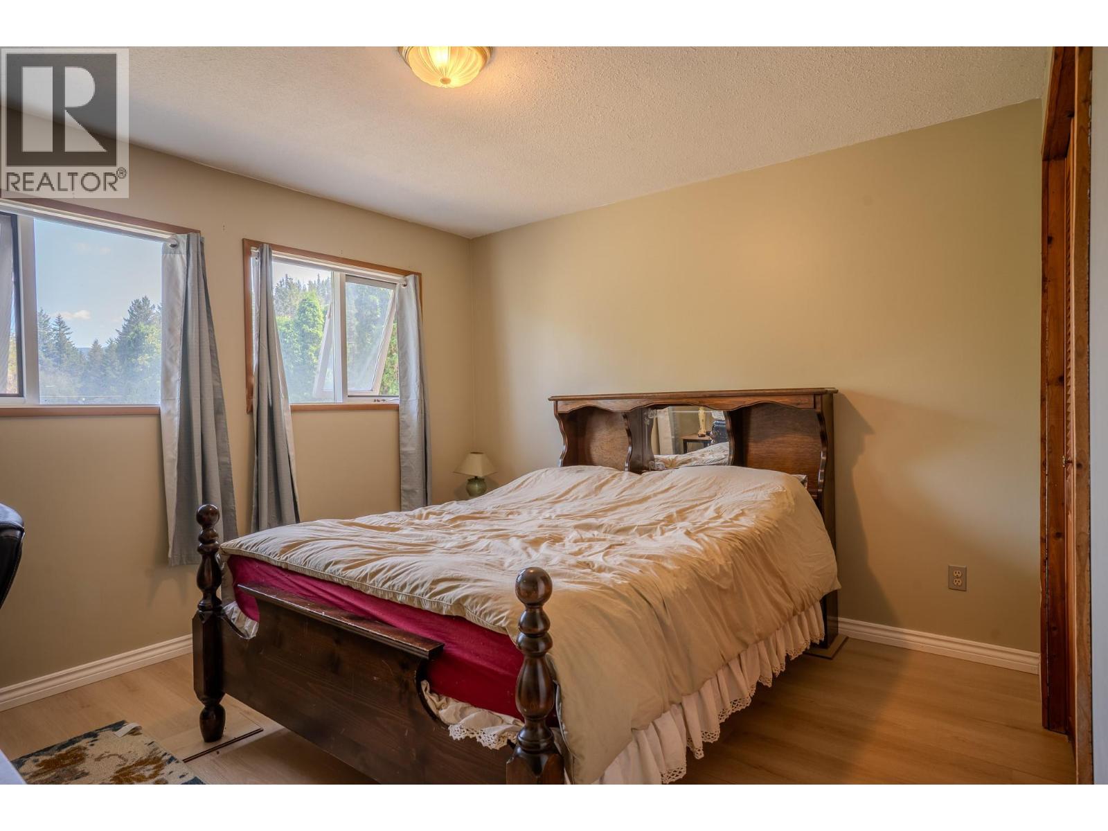 4289 Dunsmuir Road Property Photo 34