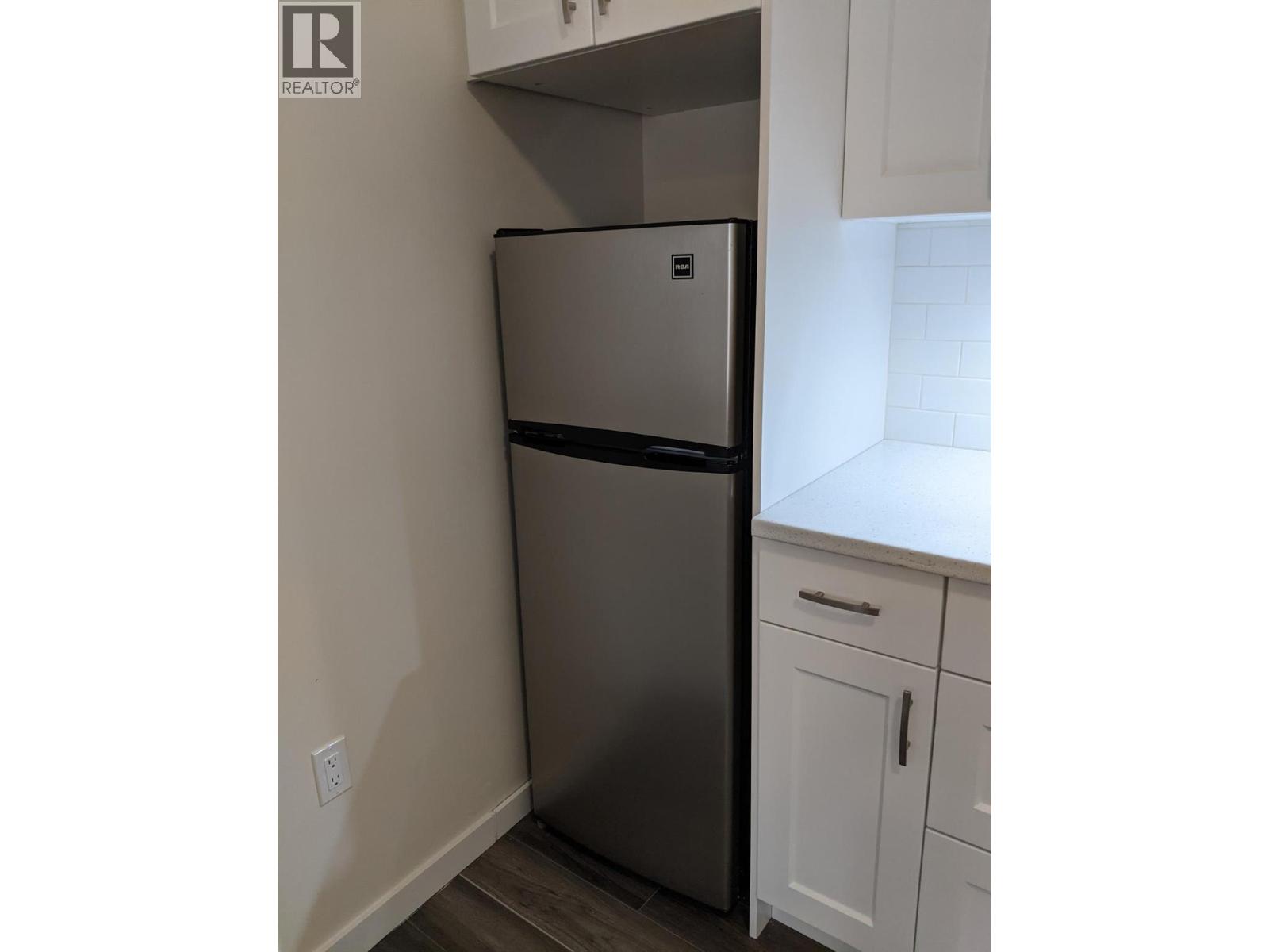 6203 Willow Avenue Property Photo 14