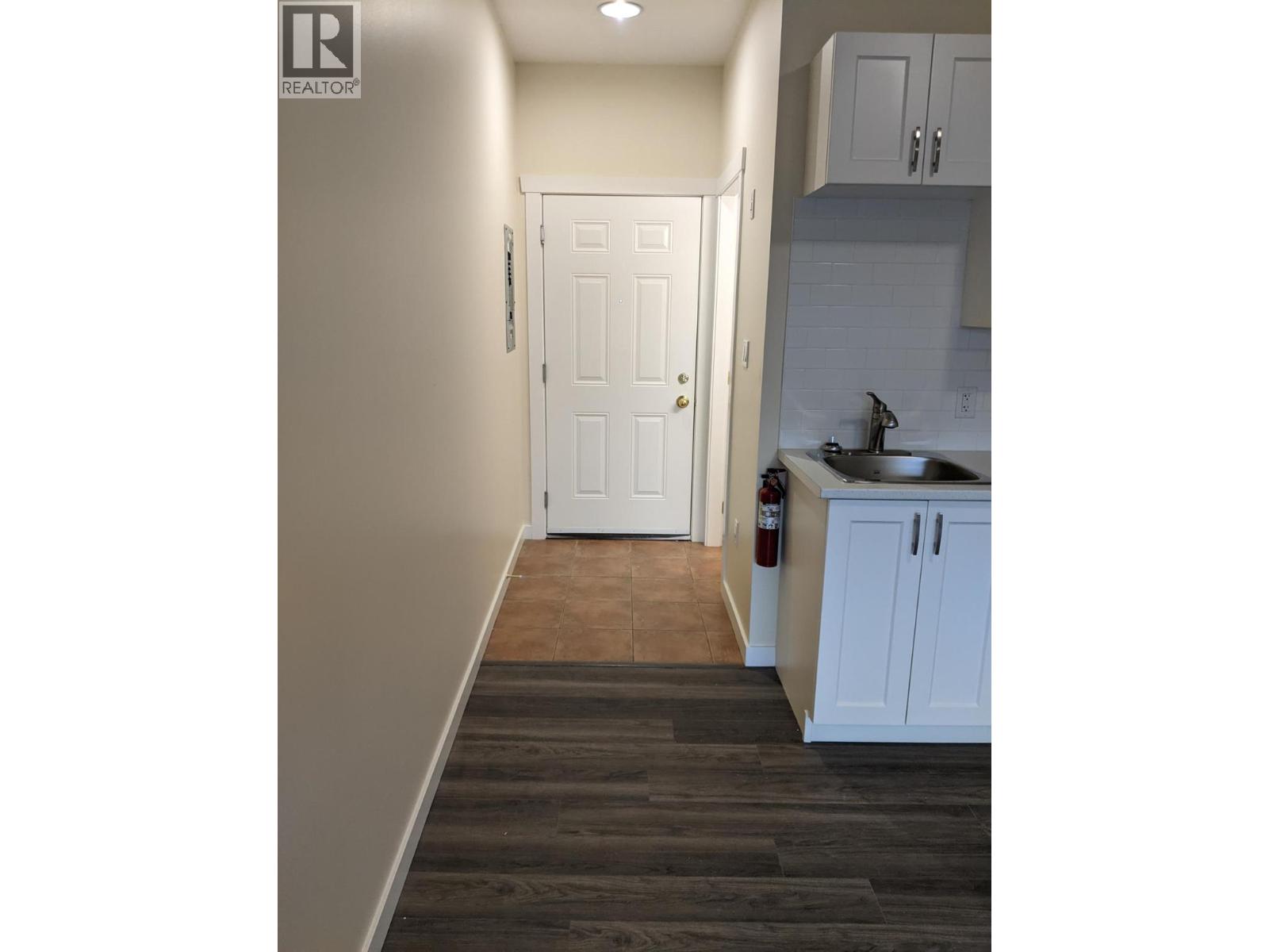 6203 Willow Avenue Property Photo 16